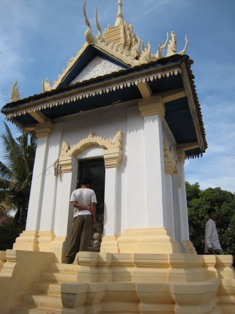 Wat Thmei stupa