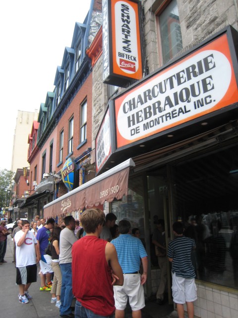 The lunchtime line outside of Schwartz's