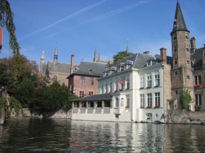 Brugge by canal