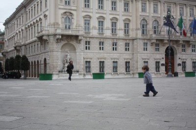 Running around the enormous Piazza de la Unita.