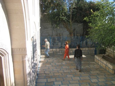 synagogue courtyard