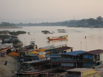 slow boats docking