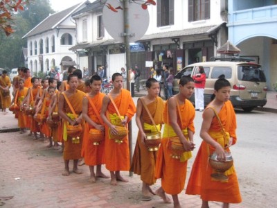 Luang Prabang, morning monk procession
